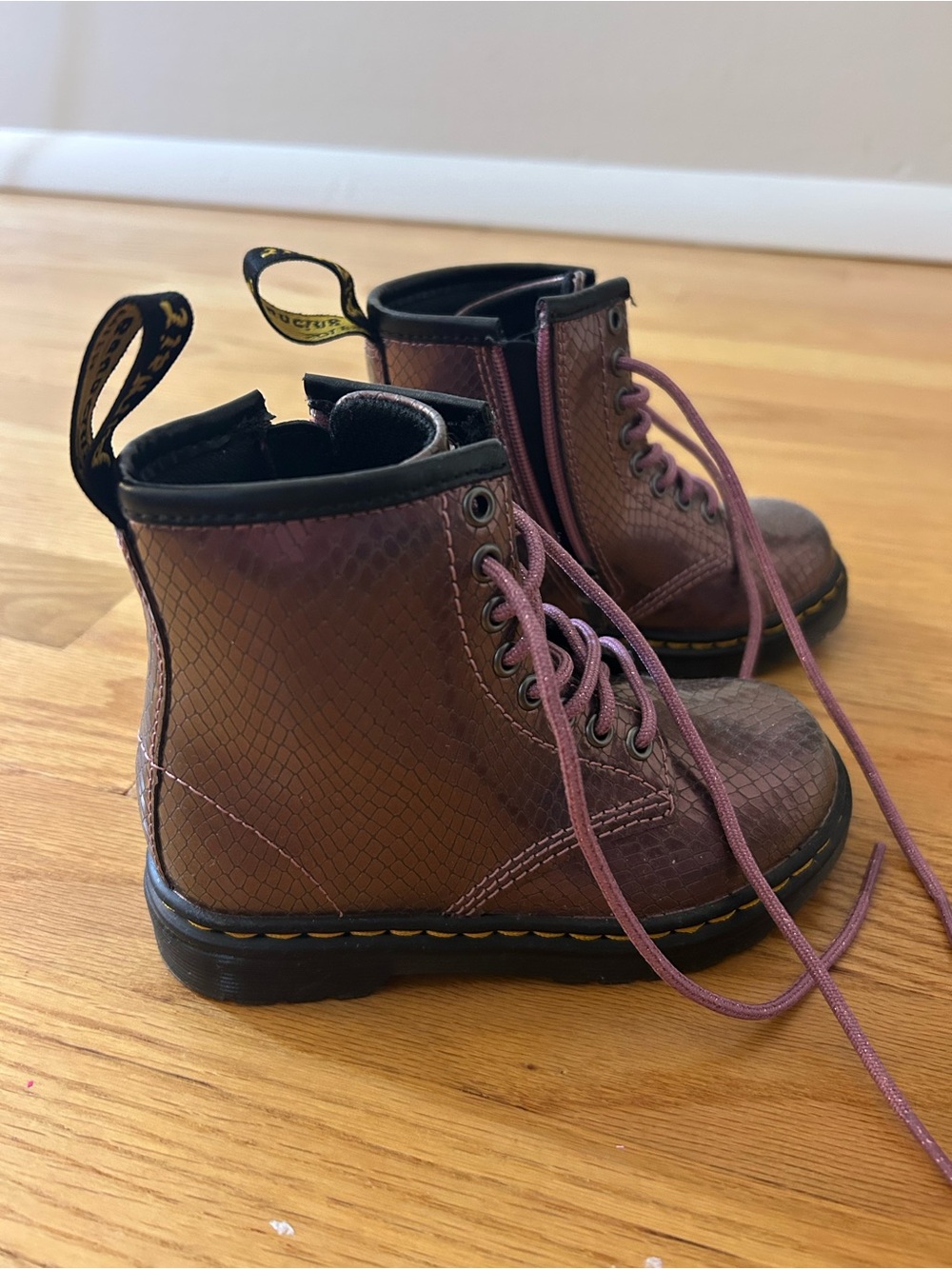 Dr. Martens Kids Metallic Plum Lace-Up Ankle Boots